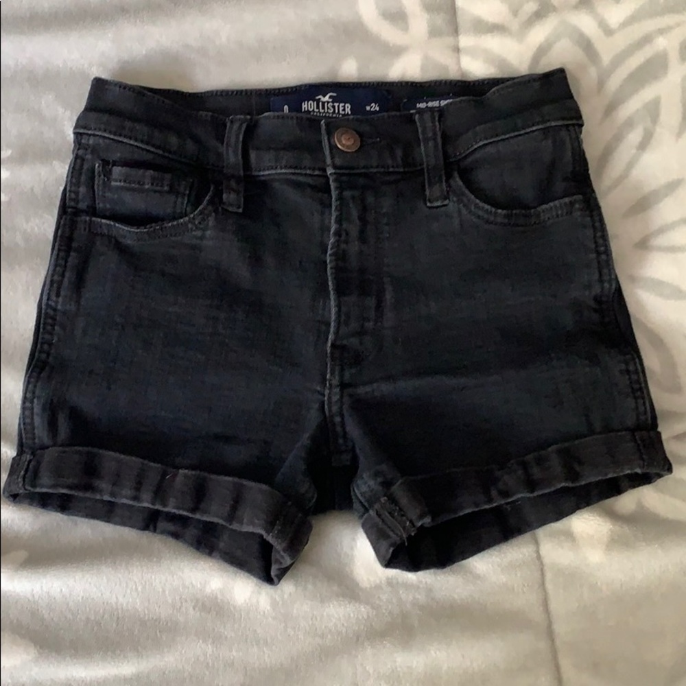 Black Hollister kid-rise denim shorts